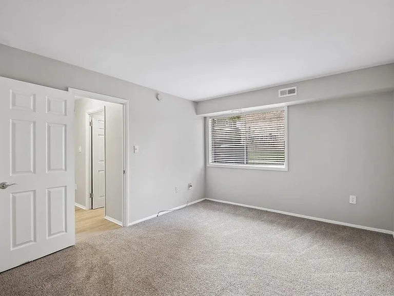 Briarwood Apartments — Photo 14
