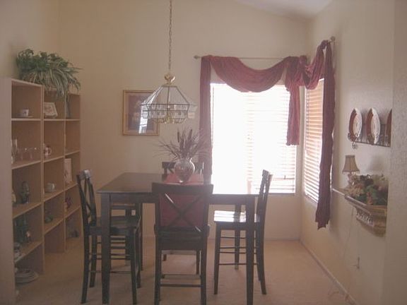 FORMAL DINING