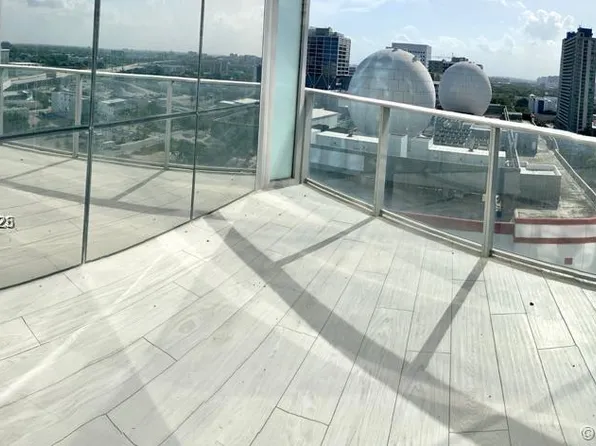 851 NE 1st Ave, Miami, FL