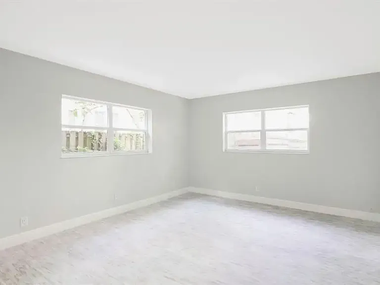 2505 Bay Dr — Photo 16