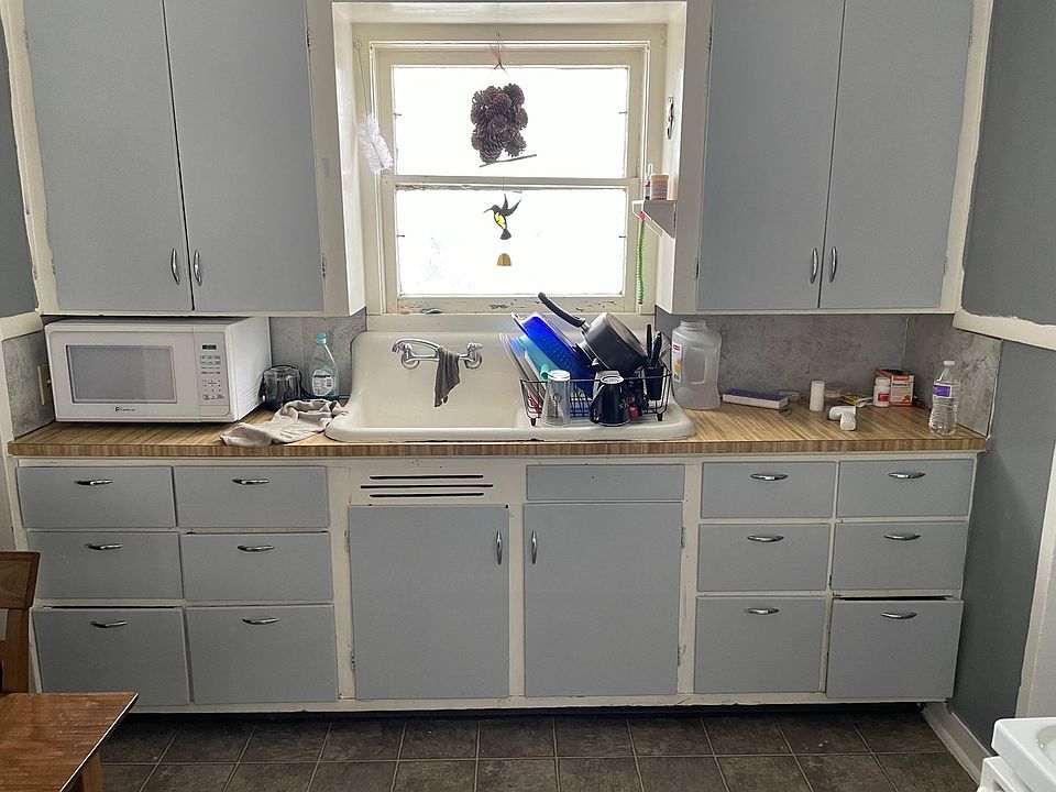 2nd image of 1016 California Ave