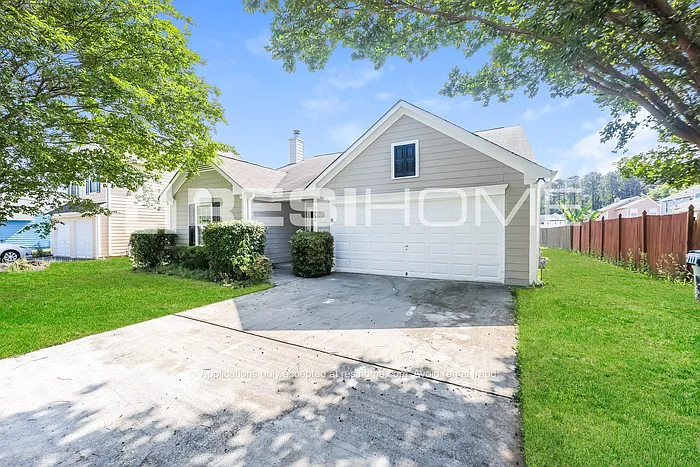 7558 Woodbine Pl — Photo 2
