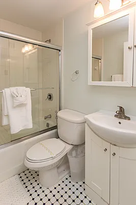 Rented by Manhattan Management Group | media 23