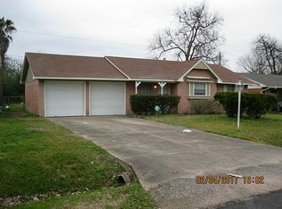 215 Deepgrove Dr, Houston, TX 77037