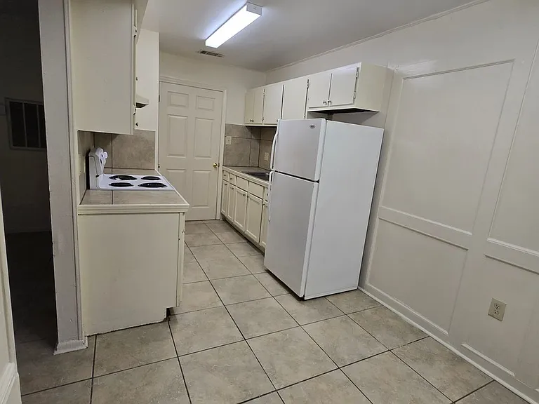 8556 Leake Ave #A-D — Photo 12