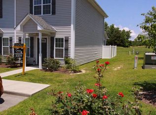 108 Parrot Landing Dr, Hubert, NC 28539