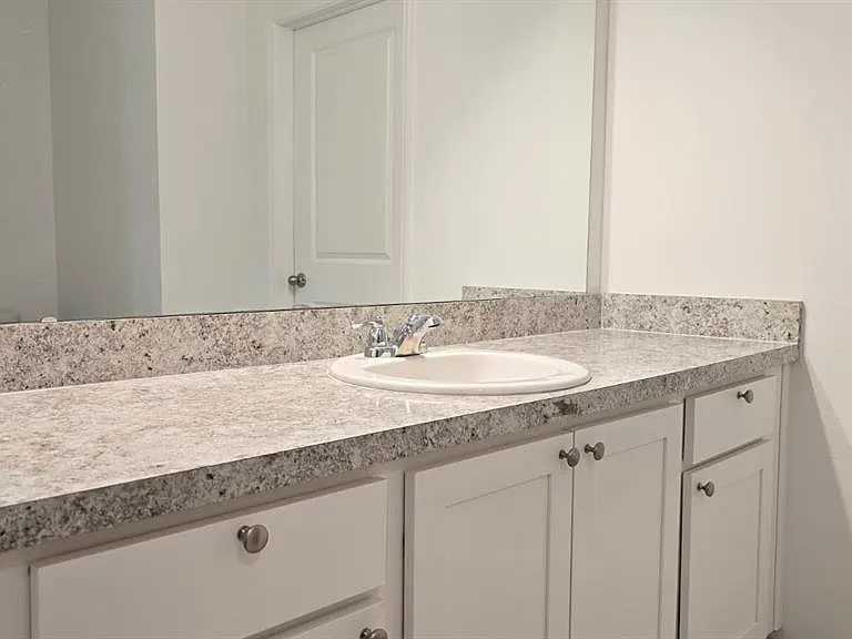 419 Conway Ave — Photo 16