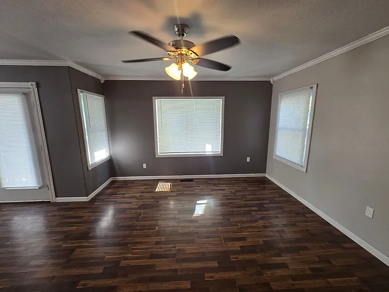 1006 Dexter St — Photo 8