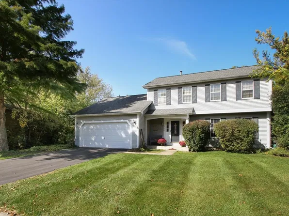 586 Liberty Ave, South Elgin, IL 60177