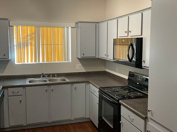 5th image of 1941 S Pierpont Dr #1086