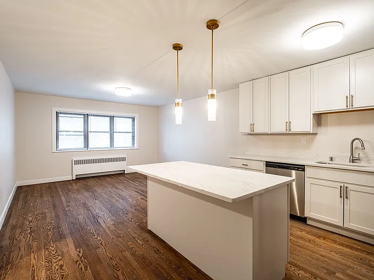 2600 E Kenwood Blvd — Photo 31