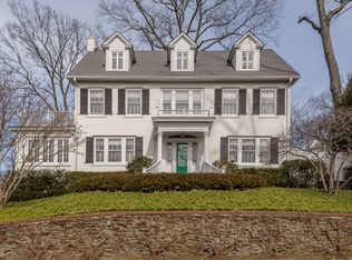 233 Pondfield Rd, Bronxville, NY 10708