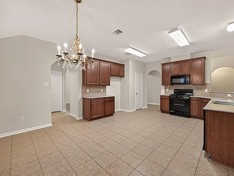 4823 Grand Chateau Ln — Photo 15