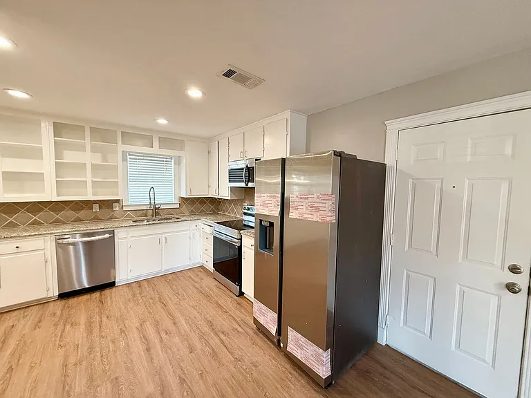 207 Estates Dr — Photo 7