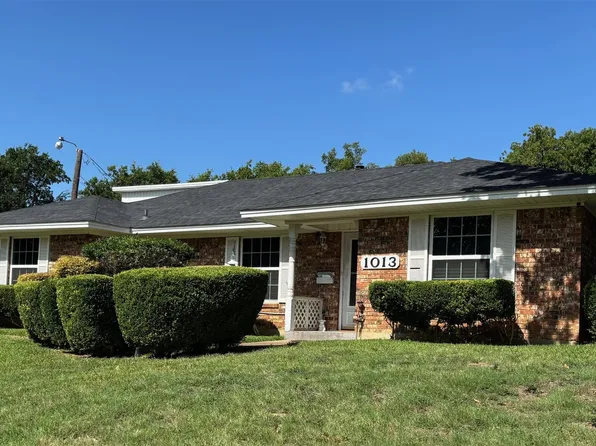 1013 Denmark Dr, Grand Prairie, TX 75050