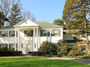 5 Paddington Rd, Scarsdale, NY 10583