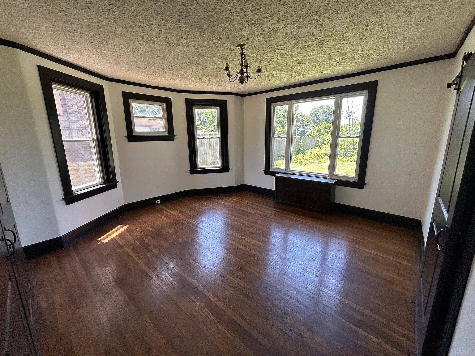 3421 Trimble Ave — Photo 3