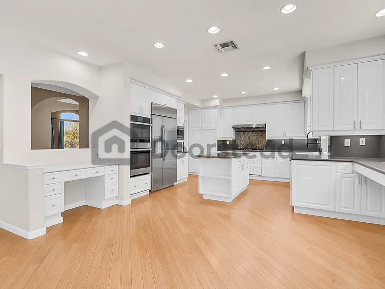 513 Winding Brook Ct — Photo 14