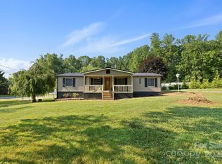 374 Big Hungry Rd, Flat Rock, NC 28731