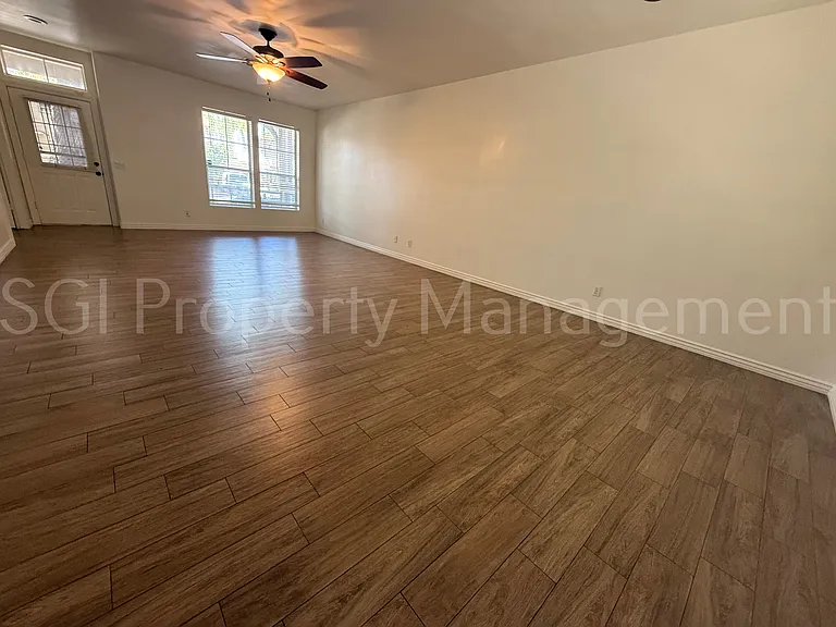 942 S Ash Ave #108 — Photo 7