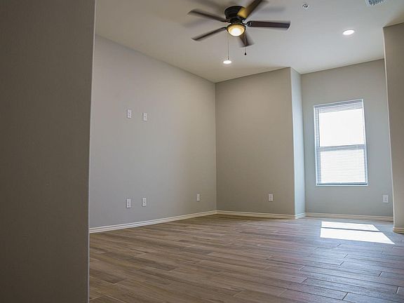 3rd image of 1402 S C St #12