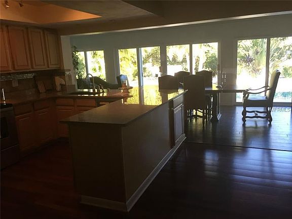 5th image of 2102 Flamingo Pl