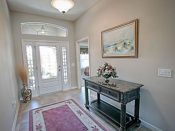 Welcoming Foyer w Closet