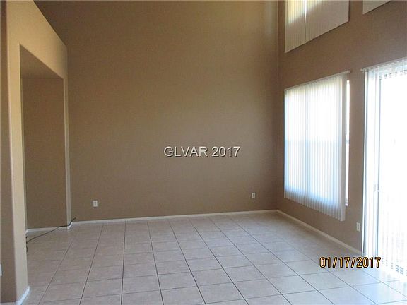 3rd image of 5665 Clarendon Ln