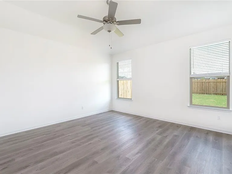 220 Tanda Ln — Photo 10