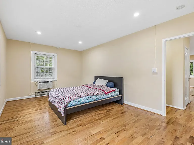 1024 Valley Dr — Photo 16