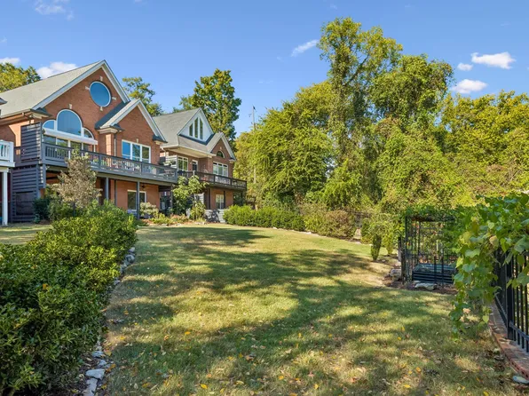 35 Lakeshore Ct, Old Hickory, TN 37138