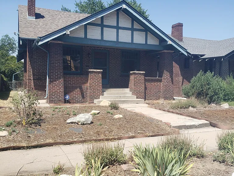 371 N Corona St — Photo 1