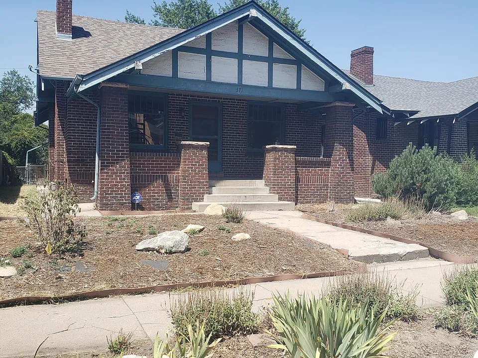 371 N Corona St