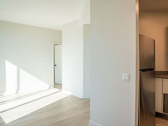 3rd image of 1952 1st Ave APT 6J