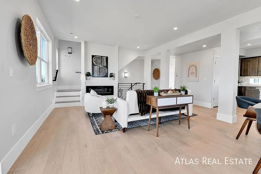Six Weeks Free Luxury New-Build Townhome With Double Car Garage W/Ev Charging Overlooking Columbi... — Photo 4