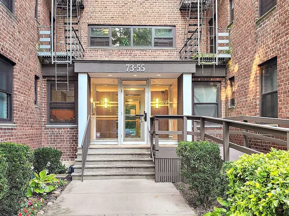 73-55 210th St #4J, Oakland Gardens, NY 11364