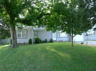 7105 N Brookside Rd, Pleasant Valley, MO 64068