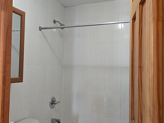3rd image of 144 Cedar Ave #2