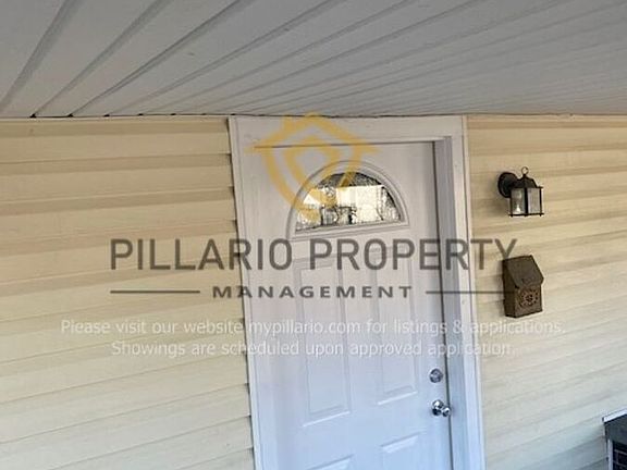 3rd image of 3722 N Illinois St