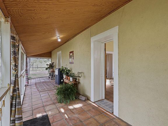 2nd image of 200 E Musquiz Dr