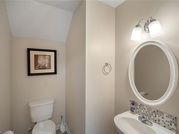 5th image of 5805 Huckleberry Ct