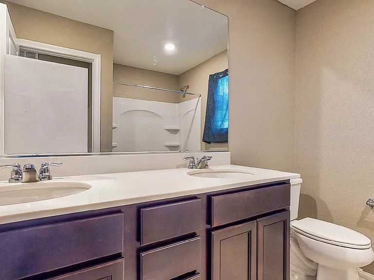 9733 Cluny Ave — Photo 33