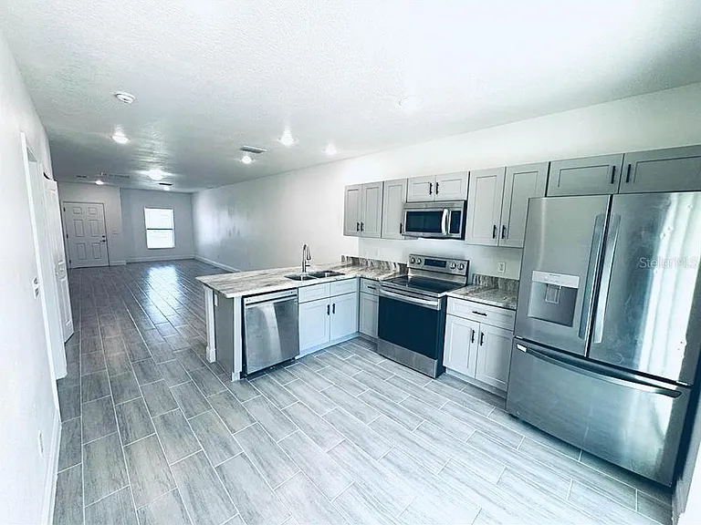 309 Clermont Dr #B — Photo 7