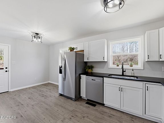 5th image of 3322 Shipe Rd