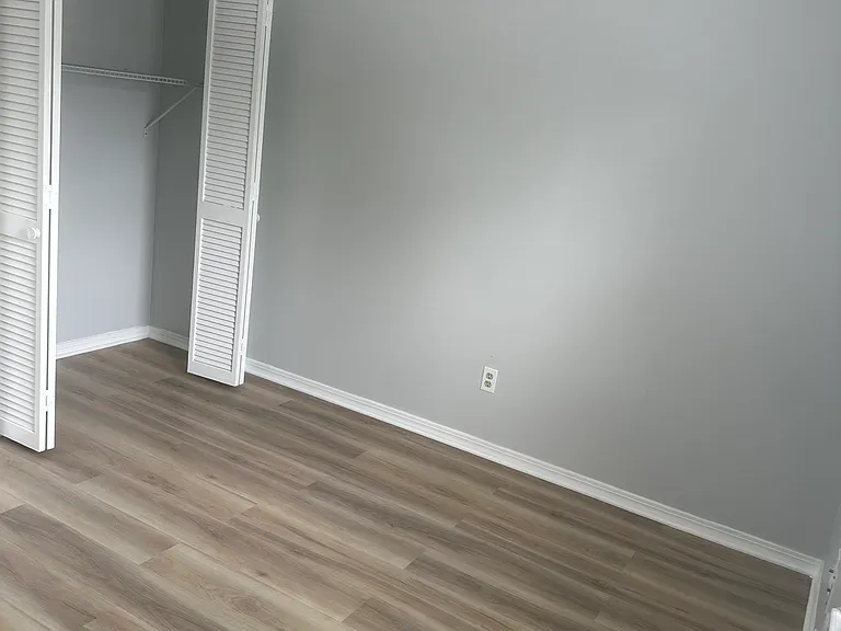 7604 Melissa Ct N — Photo 24