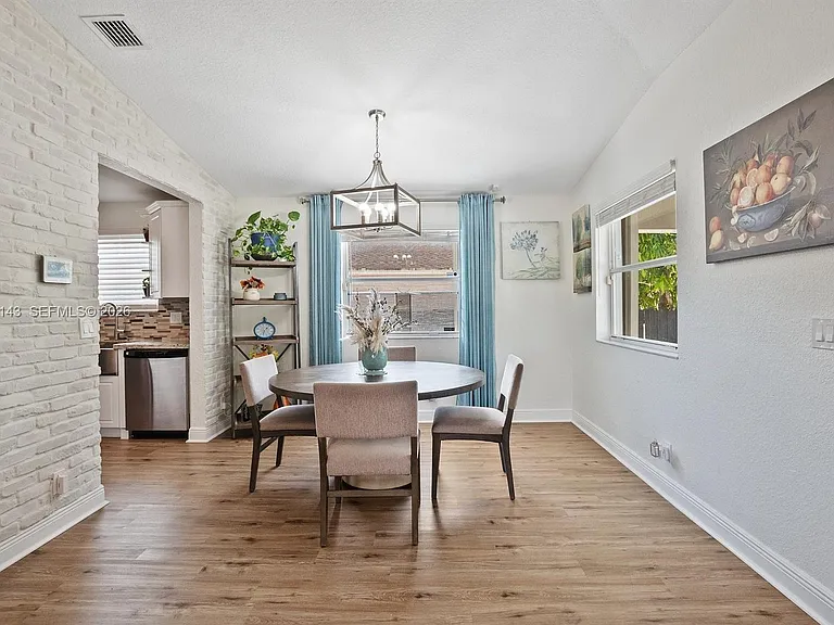 4276 SW 56th Ave — Photo 7