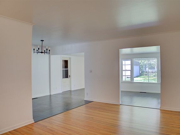 5th image of 3915 E 34th St