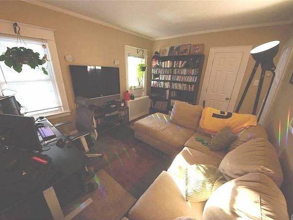 3rd image of 83 Hollad Ave