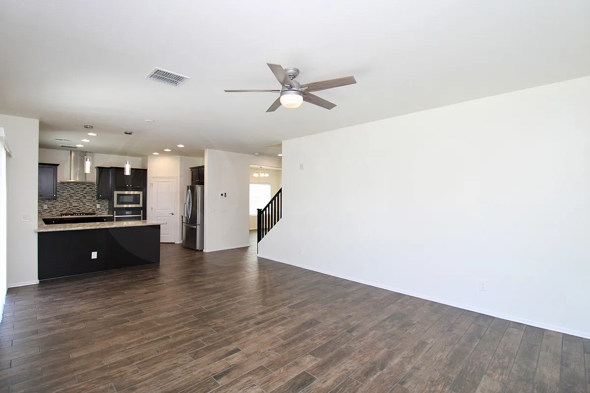 5 bed, 3.0 bath, 3197 sqft, $3,250 — Photo 3