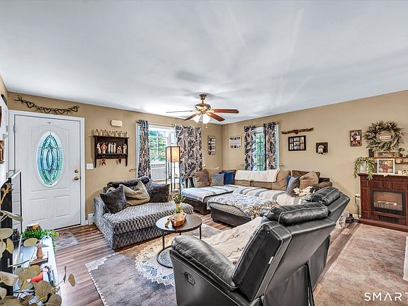 5th image of 524 Christopher Way